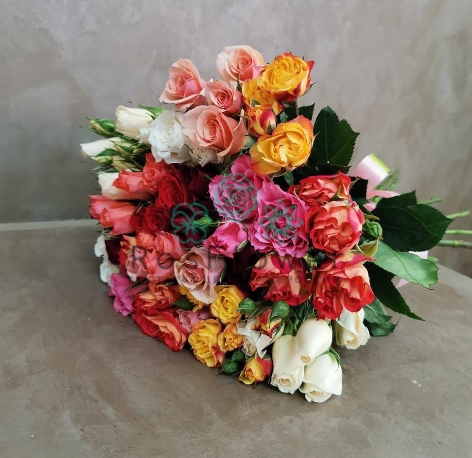 Букет цветов из: Розы в Комгарон