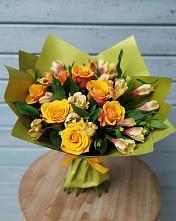Букет цветов из:  Альстромерии и Розы #REPLACE_PRED# Комгарон