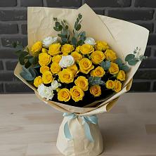 Букет цветов из:  Розы в Комгарон