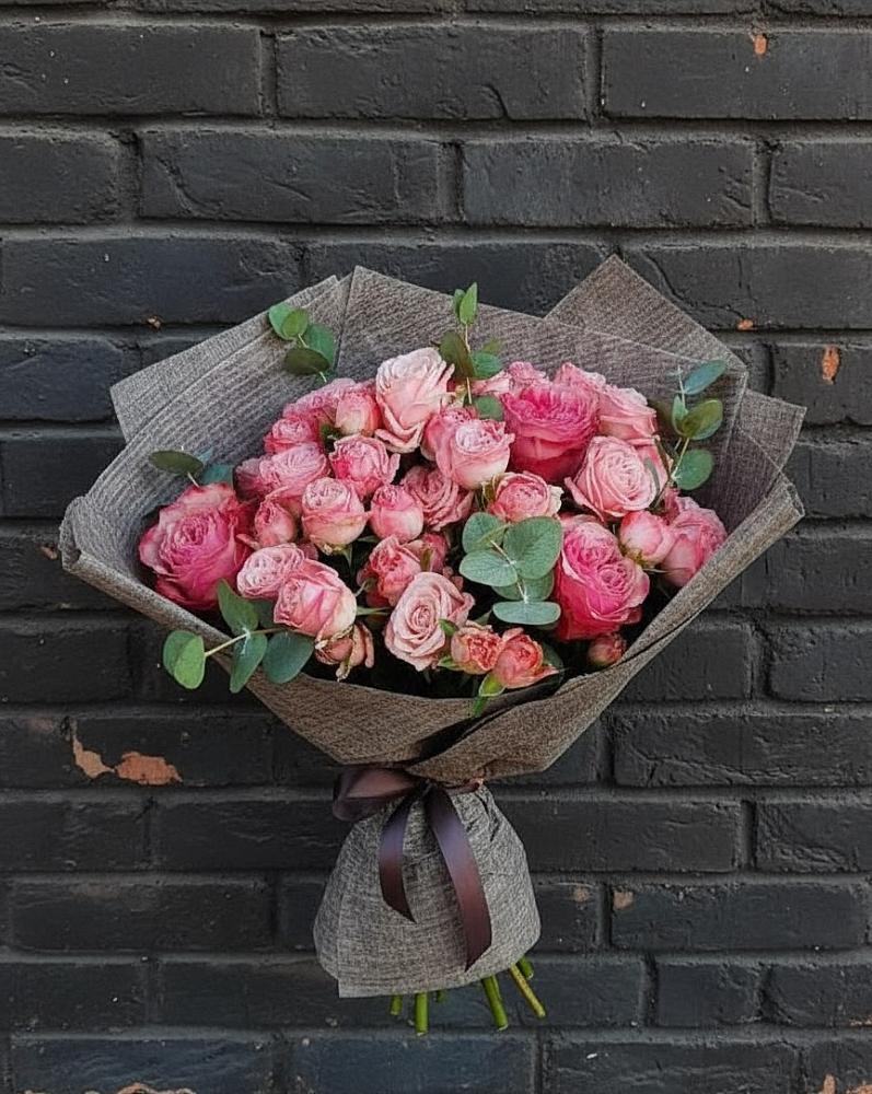 Букет цветов из: Розы в Комгарон