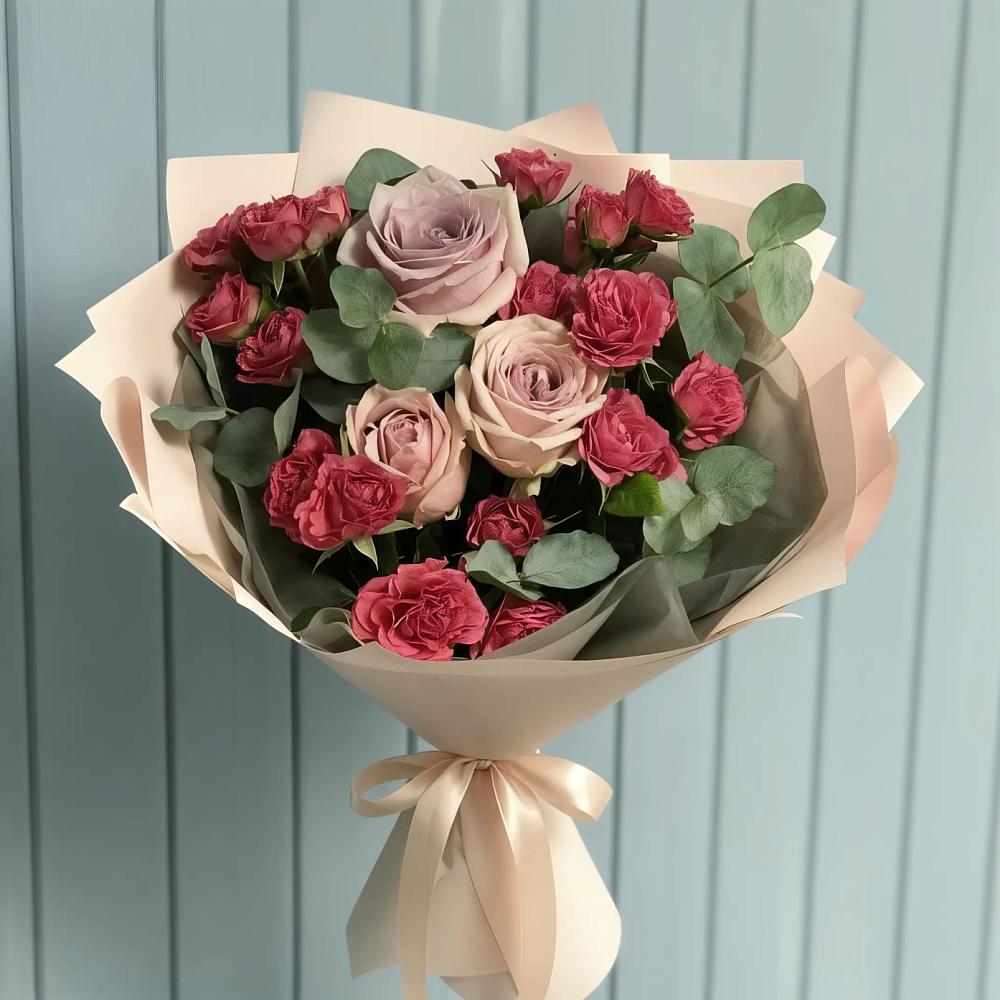 Букет цветов из: Гвоздики и Розы в Комгарон