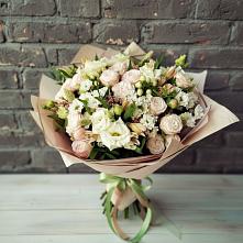 Букет цветов из:  Альстромерии, Розы и Хризантемы в Комгарон
