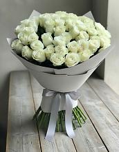 Букет 35 Белых роз в Комгарон