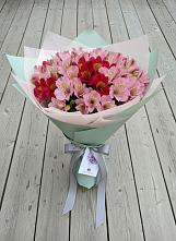 Букет цветов из:  Альстромерии в Комгарон