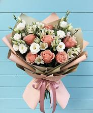 Букет цветов из:  Розы, Альстромерии и Лизиантусы #REPLACE_PRED# Комгарон