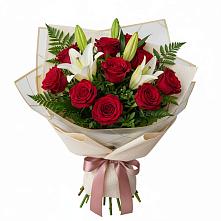 Букет цветов из:  Лилии и Розы в Комгарон