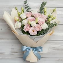 Букет цветов из:  Лизиантусы в Комгарон