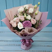 Букет цветов из:  Розы и Лизиантусы в Комгарон