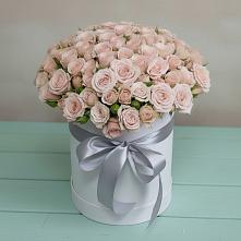 Цветочная композиция из Розы в шляпной коробке в Комгарон