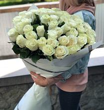 Букет 35 Белых роз #REPLACE_PRED# Комгарон
