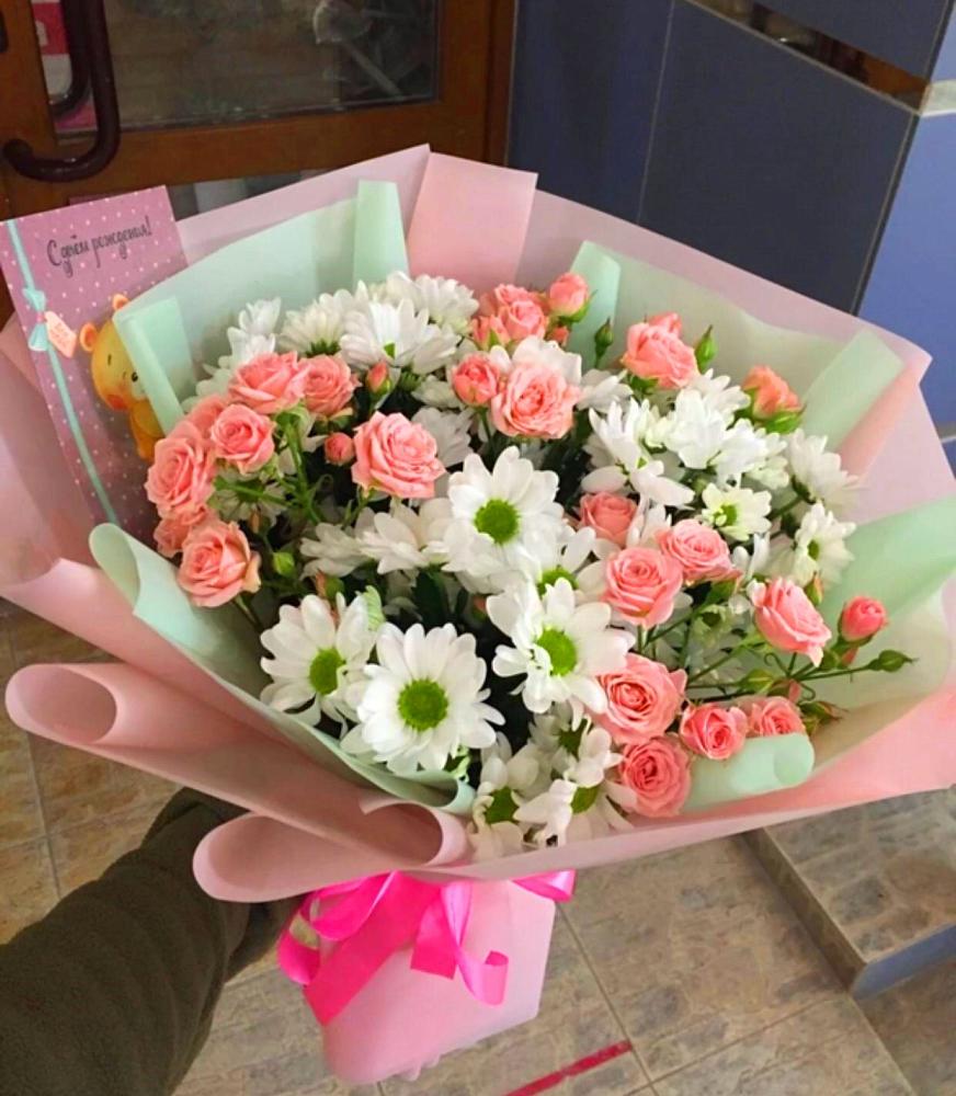 Букет цветов из: Розы и Хризантемы в Комгарон