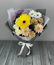 Букет цветов из:  Розы, Герберы и Хризантемы в Комгарон
