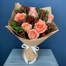 Букет цветов из:  Розы и Альстромерии в Комгарон