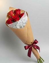 Букет цветов из:  Розы в Комгарон