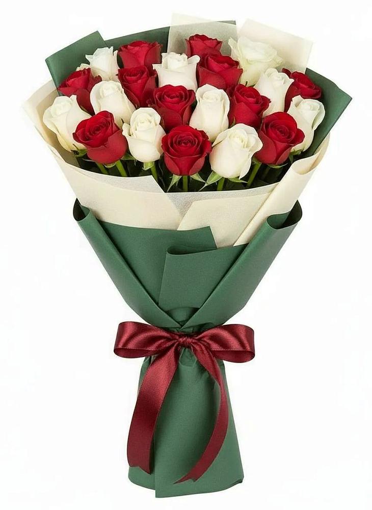 Букет Микс из красных и белых роз в Комгарон