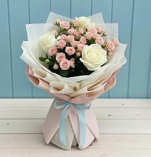 Букет цветов из:  Розы в Комгарон