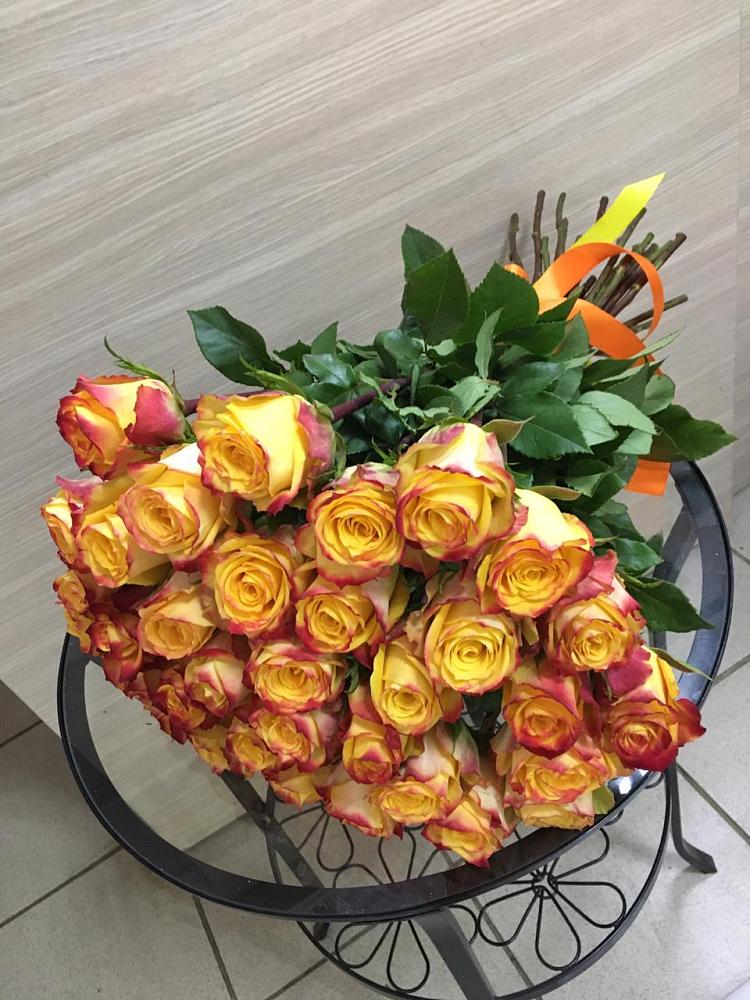 Букет Желтые розы в Комгарон