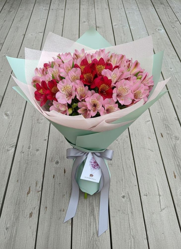 Букет цветов из: Альстромерии в Комгарон