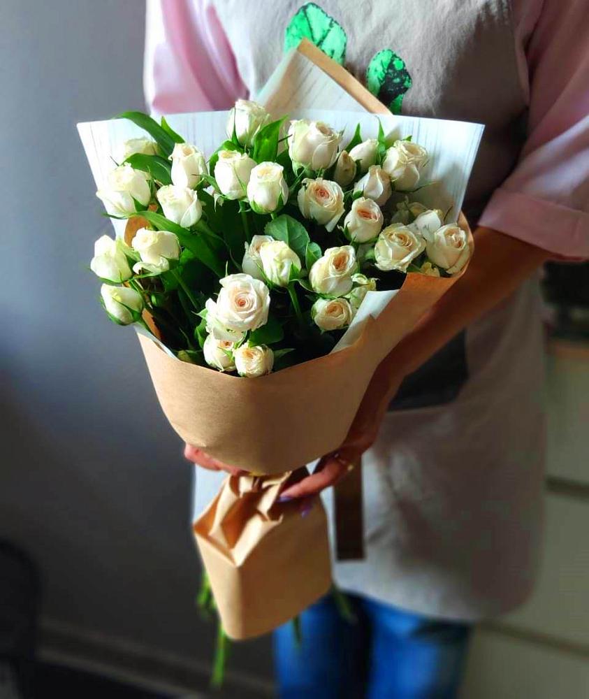 Букет цветов из: Розы в Комгарон