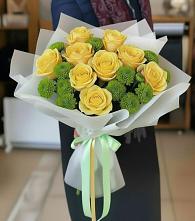 Букет цветов из:  Хризантемы и Розы в Комгарон