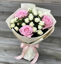 Букет цветов из:  Розы в Комгарон