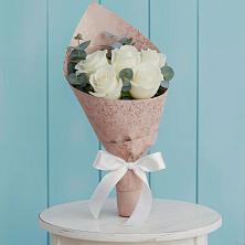 Букет цветов из:  Розы в Комгарон