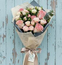 Букет цветов из:  Розы в Комгарон