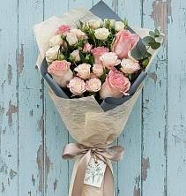 Букет цветов из:  Розы в Комгарон