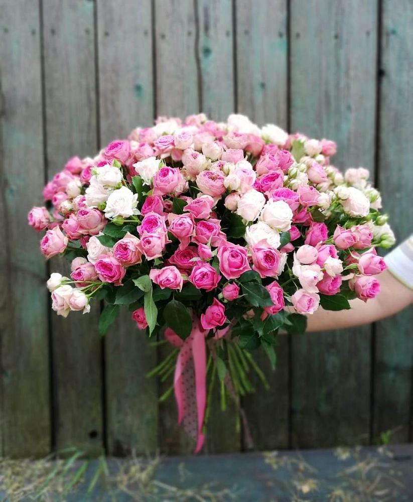 Букет Розовые кустовые розы Натали и Лав Лидия в Комгарон