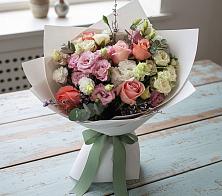 Букет цветов из:  Розы, Лизиантусы и Гвоздики в Комгарон