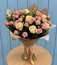 Букет цветов из:  Розы в Комгарон