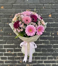 Букет цветов из:  Герберы и Хризантемы в Комгарон