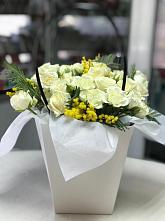 Цветочная композиция из Розы  в Комгарон