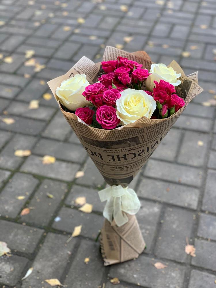 Букет цветов из: Розы в Комгарон