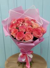Букет 15 Розовых роз Равель в Комгарон