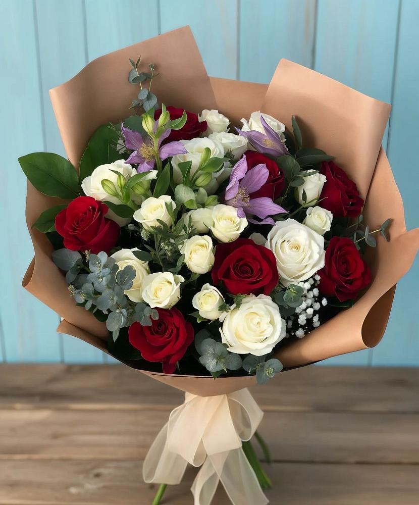 Букет цветов из: Розы и Альстромерии в Комгарон